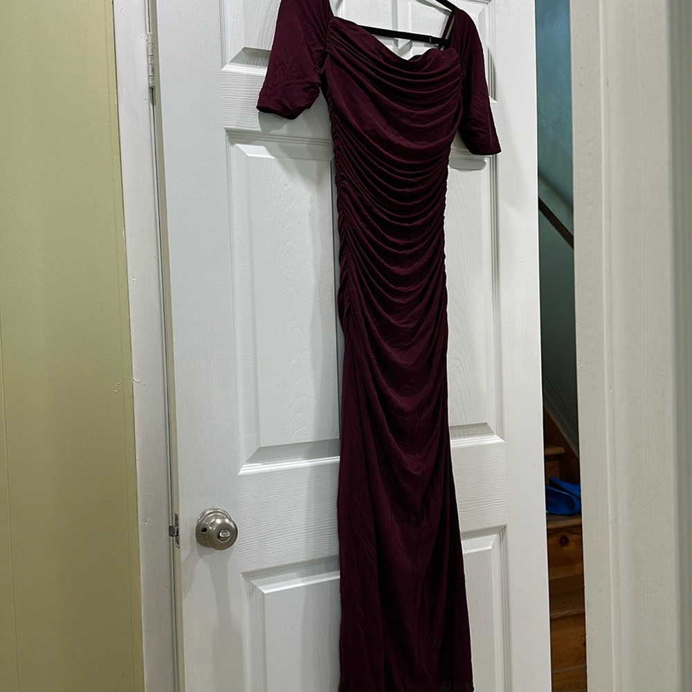 Beautiful gown never used not tag